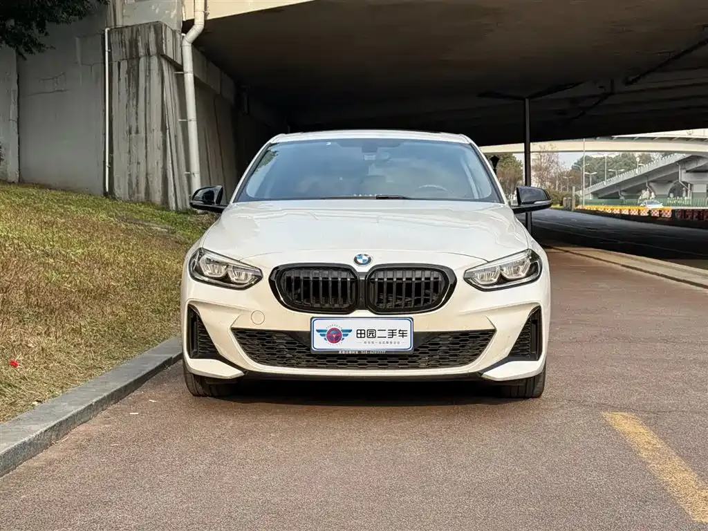 BMW 1 Series 2021 из CN, фото 3