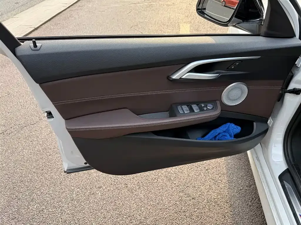 BMW 1 Series 2021 из CN, фото 8