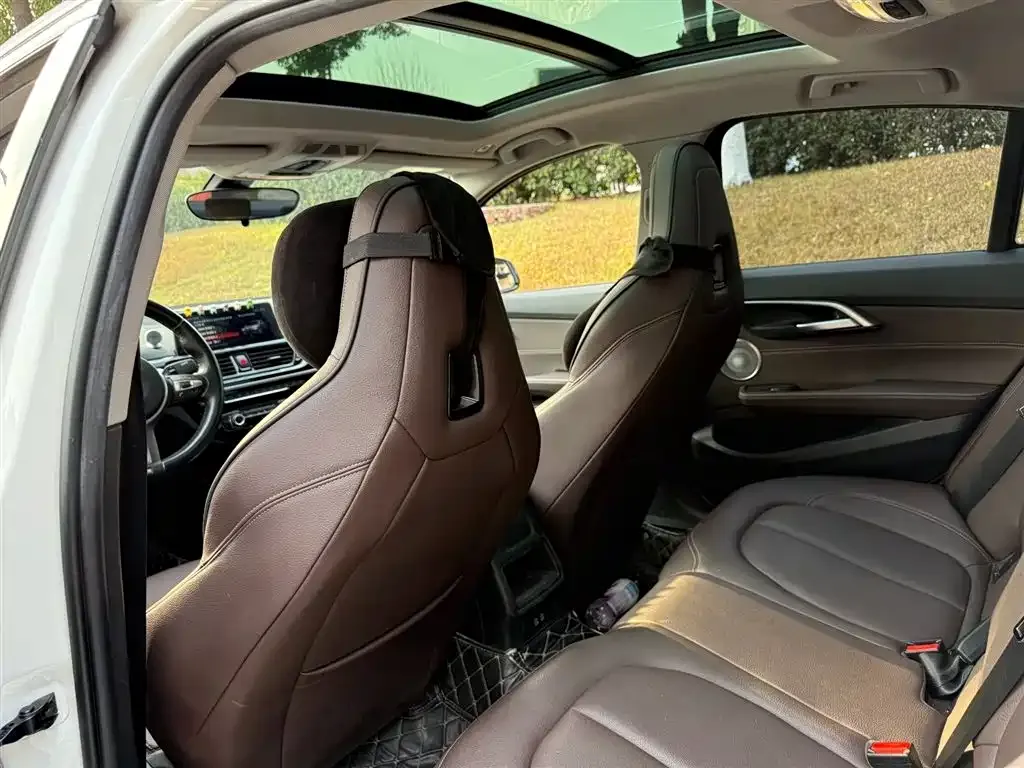 BMW 1 Series 2021 из CN, фото 2