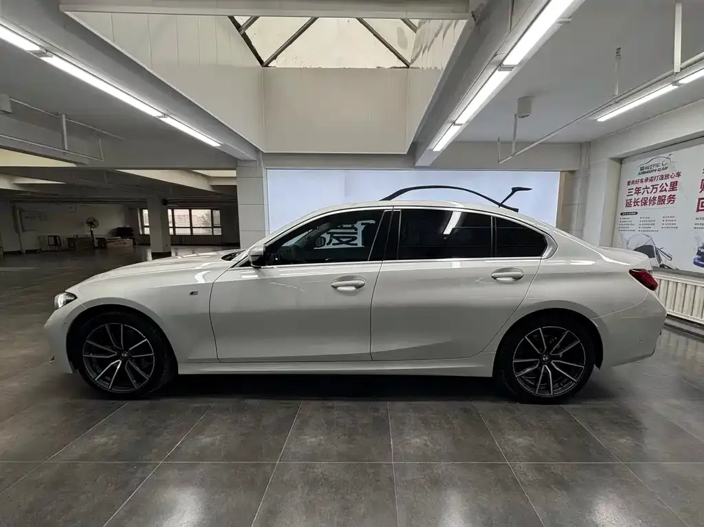 BMW 3 Series 2023 из CN, фото 8