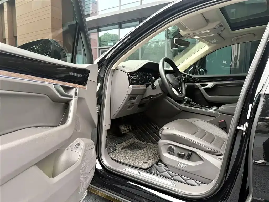 Volkswagen Touareg 2023 из CN, фото 3