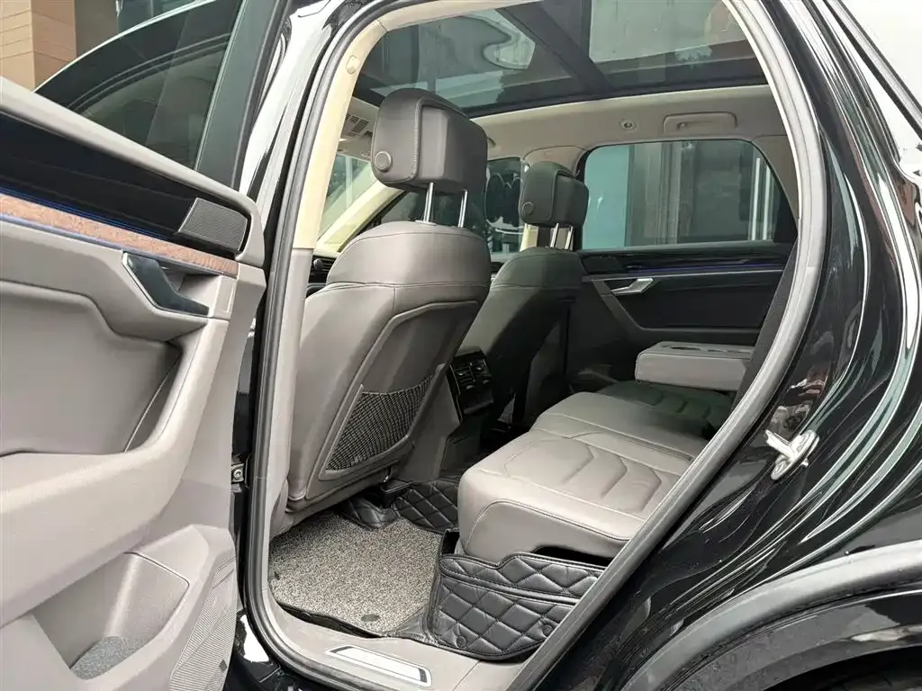 Volkswagen Touareg 2023 из CN, фото 4