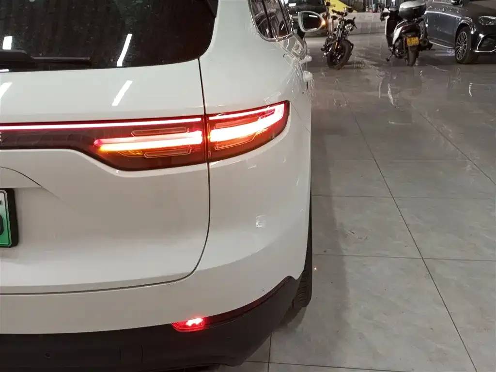 Porsche Cayenne Hybrid 2021 из CN, фото 10