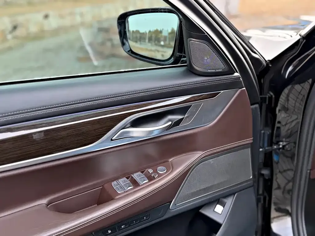 BMW 7 Series 2021 из CN, фото 5