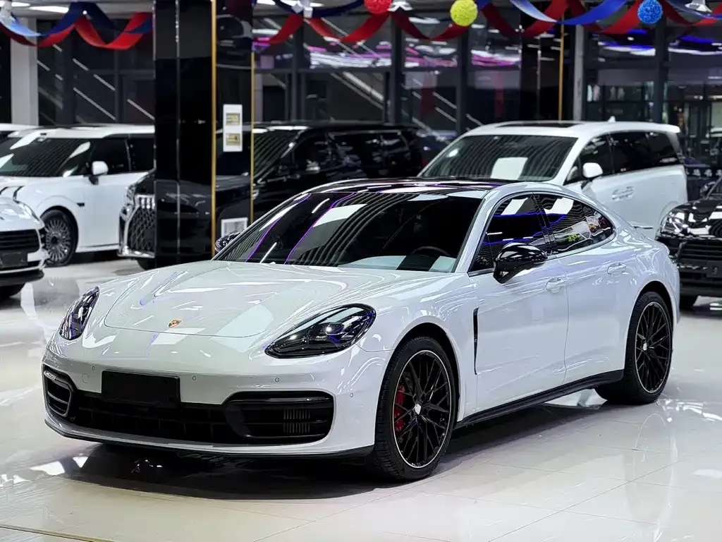 Porsche Panamera — фото 1