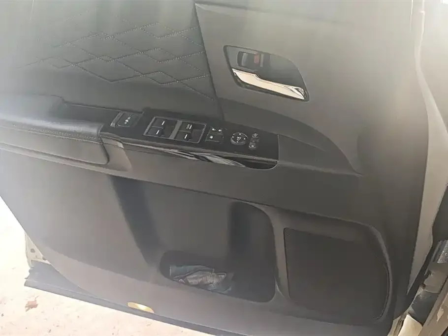 Honda Elysion 2023 из CN, фото 3