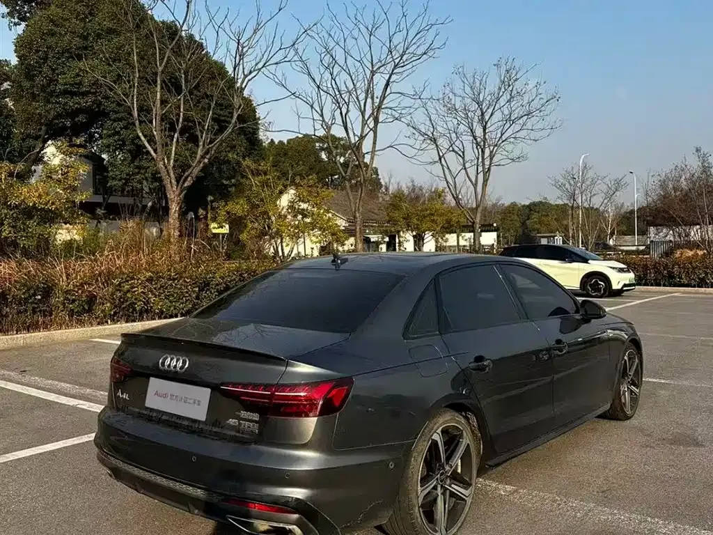 Audi A4L 2023 из CN, фото 9