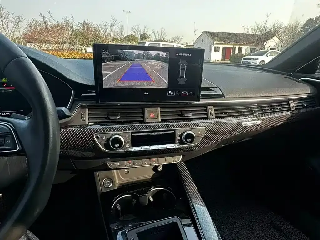 Audi A4L 2023 из CN, фото 2