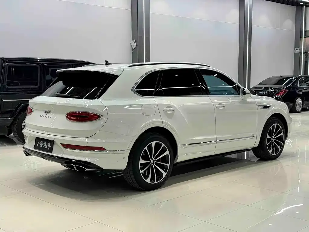 Bentley Bentayga 2021 из CN, фото 2