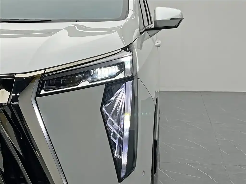 GAC Motor Trumpchi M8 — фото 3