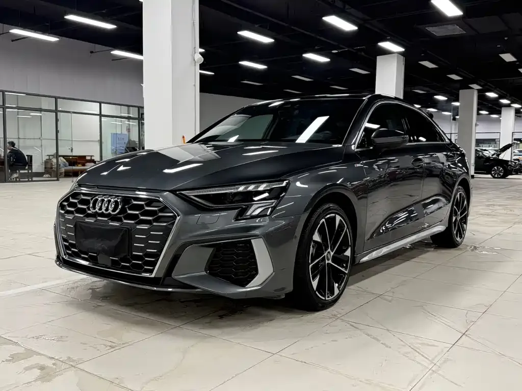 Audi A3 2023 из CN, фото 1