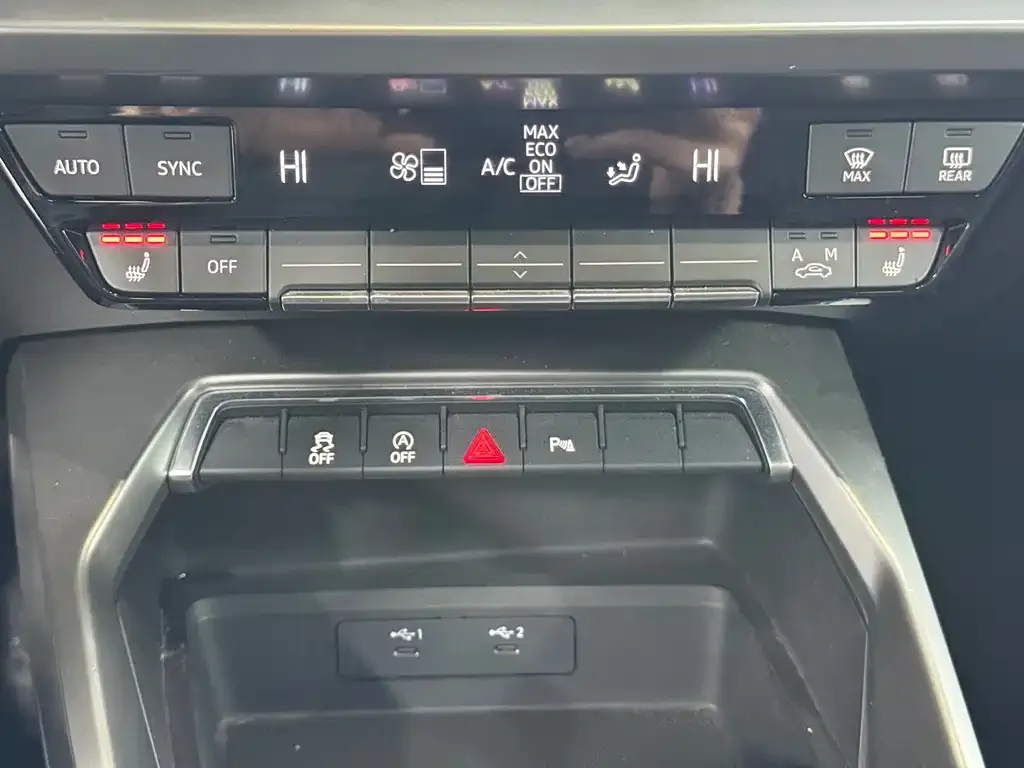 Audi A3 2023 из CN, фото 4