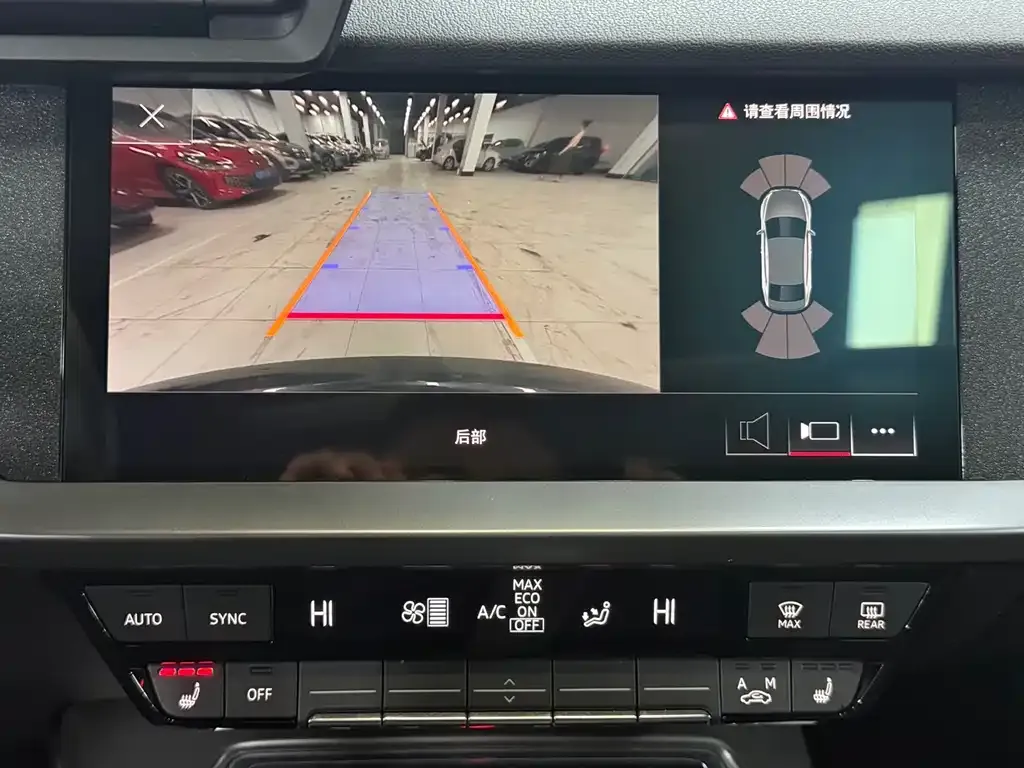 Audi A3 2023 из CN, фото 2