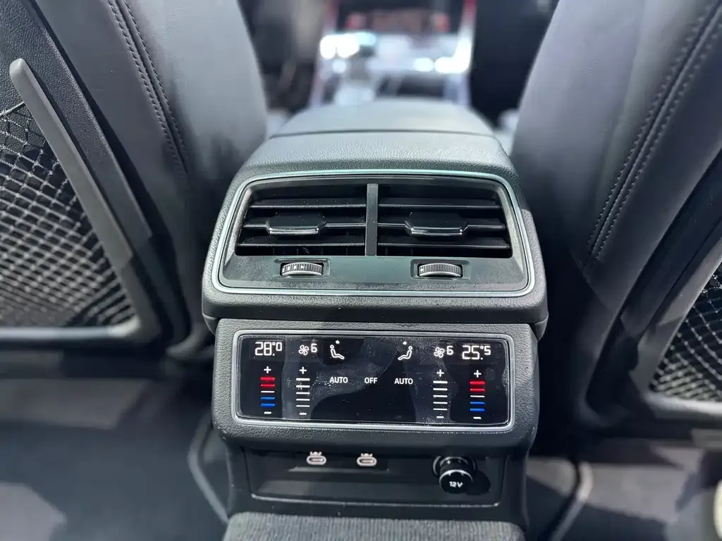 Audi A7 2023 из CN, фото 9