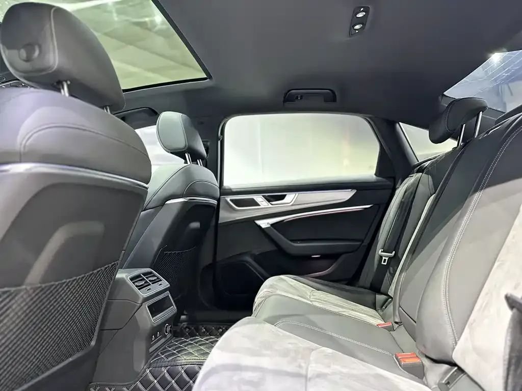 Audi A6L 2024 из CN, фото 9