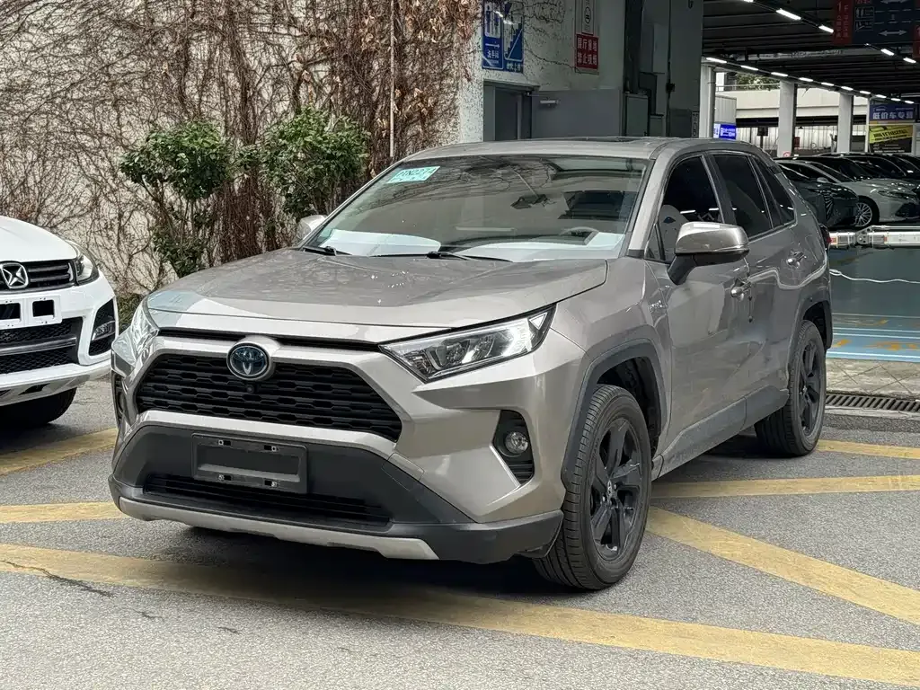 Toyota RAV4 2021 из CN, фото 1