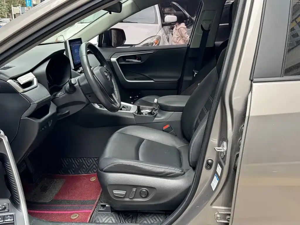 Toyota RAV4 2021 из CN, фото 5