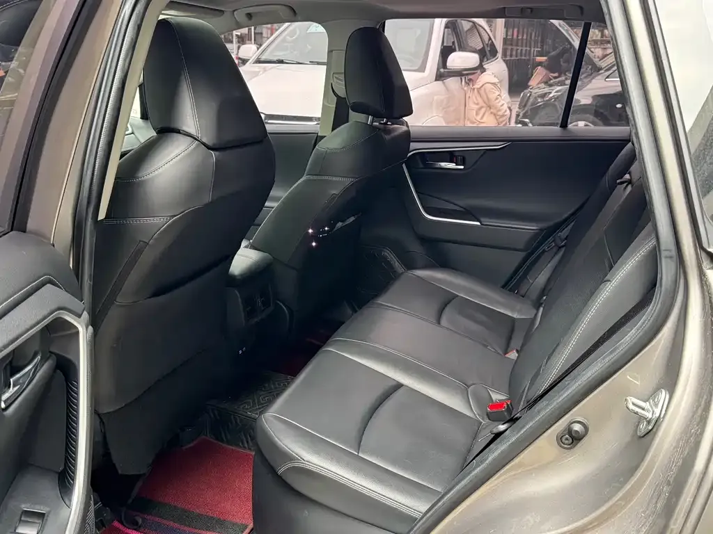 Toyota RAV4 2021 из CN, фото 3