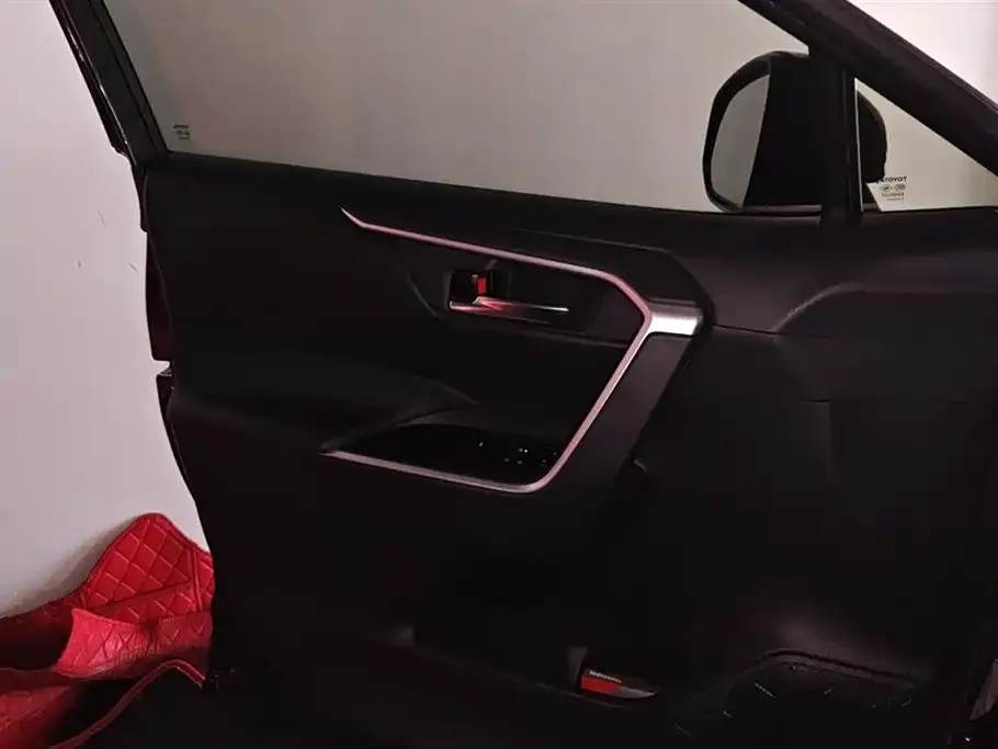 Toyota RAV4 2021 из CN, фото 2
