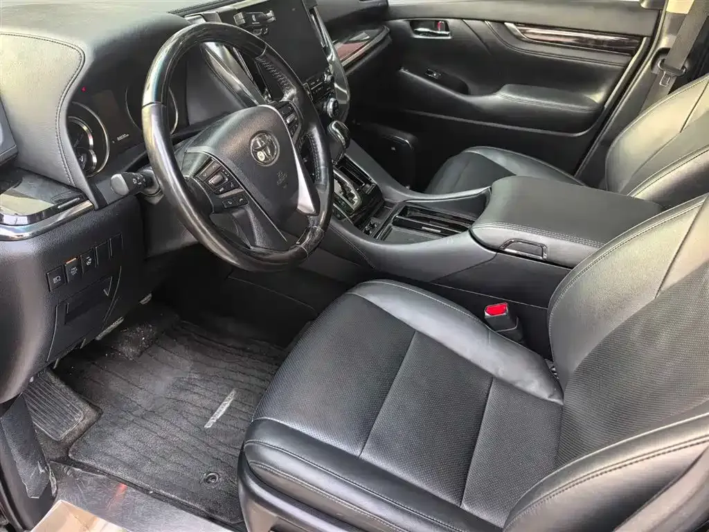 Toyota Vellfire 2021 из CN, фото 2