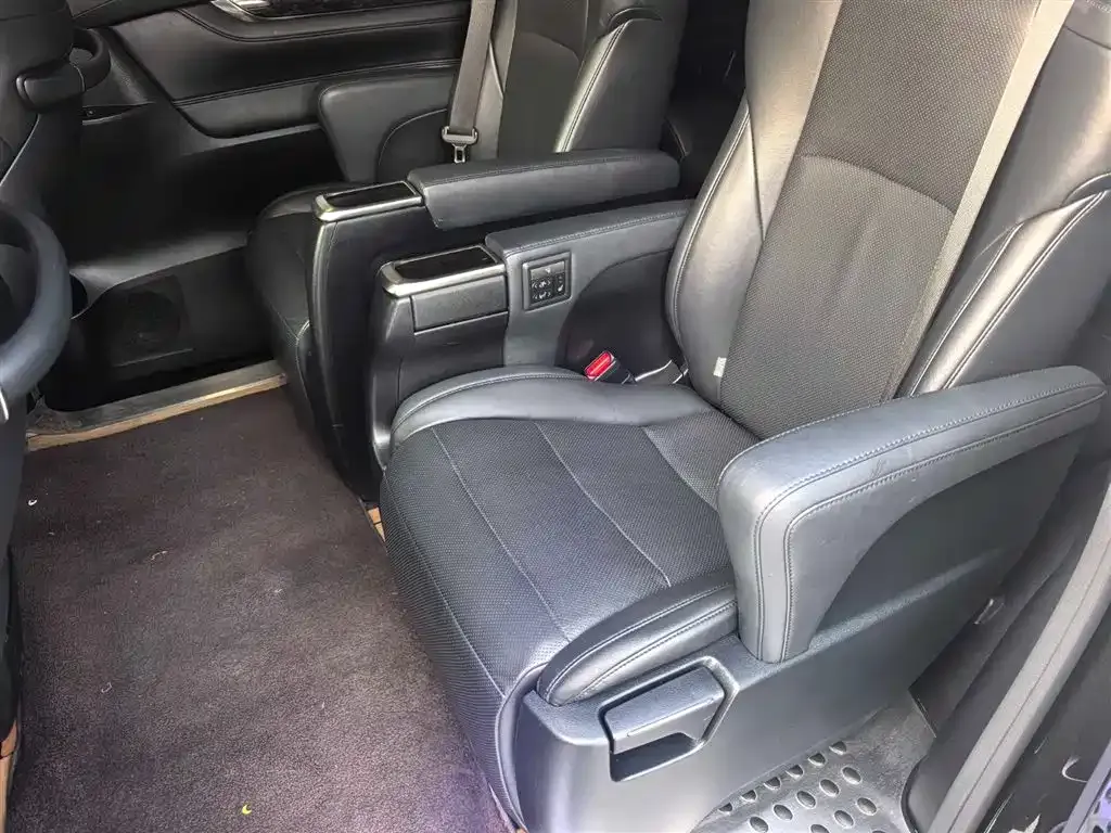 Toyota Vellfire 2021 из CN, фото 5