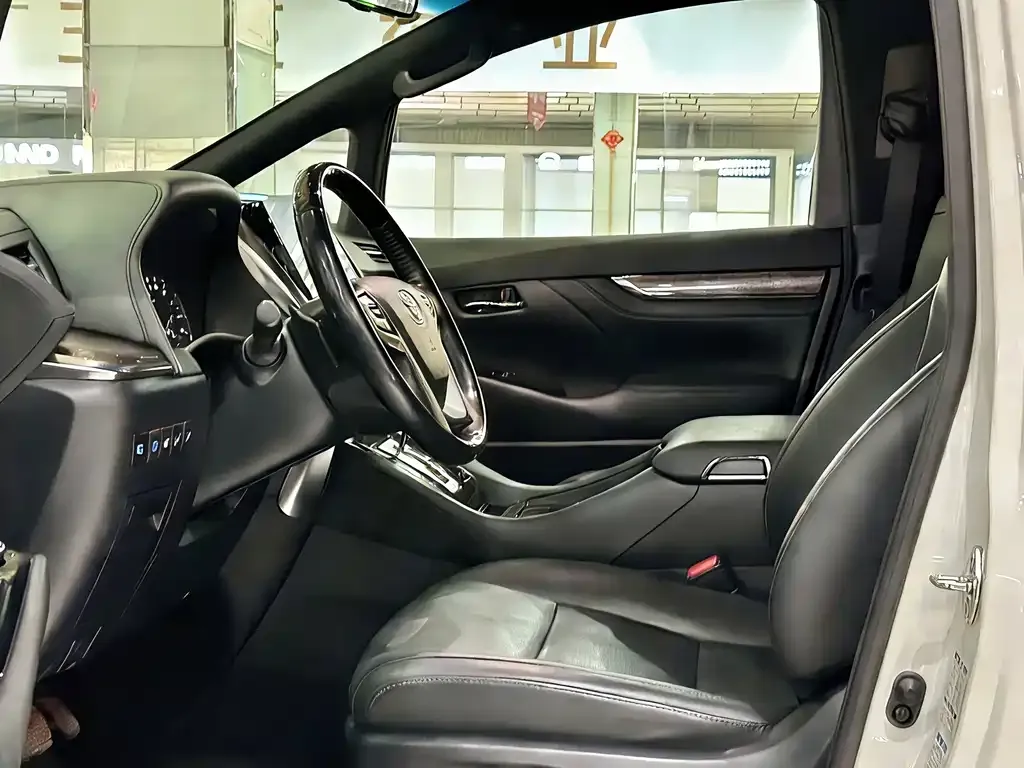 Toyota Alphard 2023 из CN, фото 10