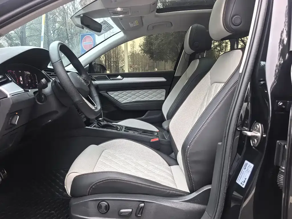 Volkswagen Magotan 2023 из CN, фото 6