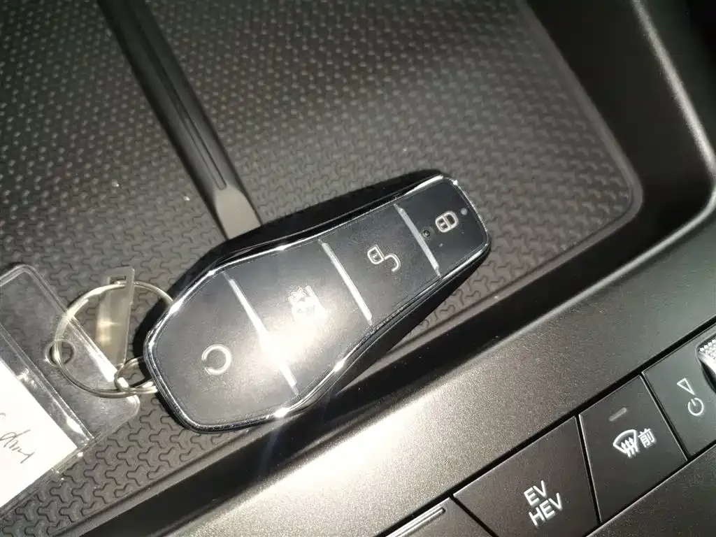BYD Qin PLUS 2025 из CN, фото 4