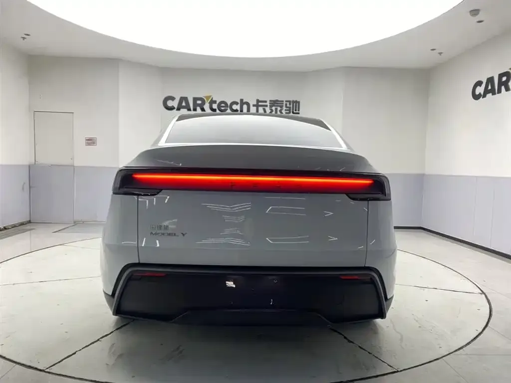 Tesla Model Y 2025 из CN, фото 10