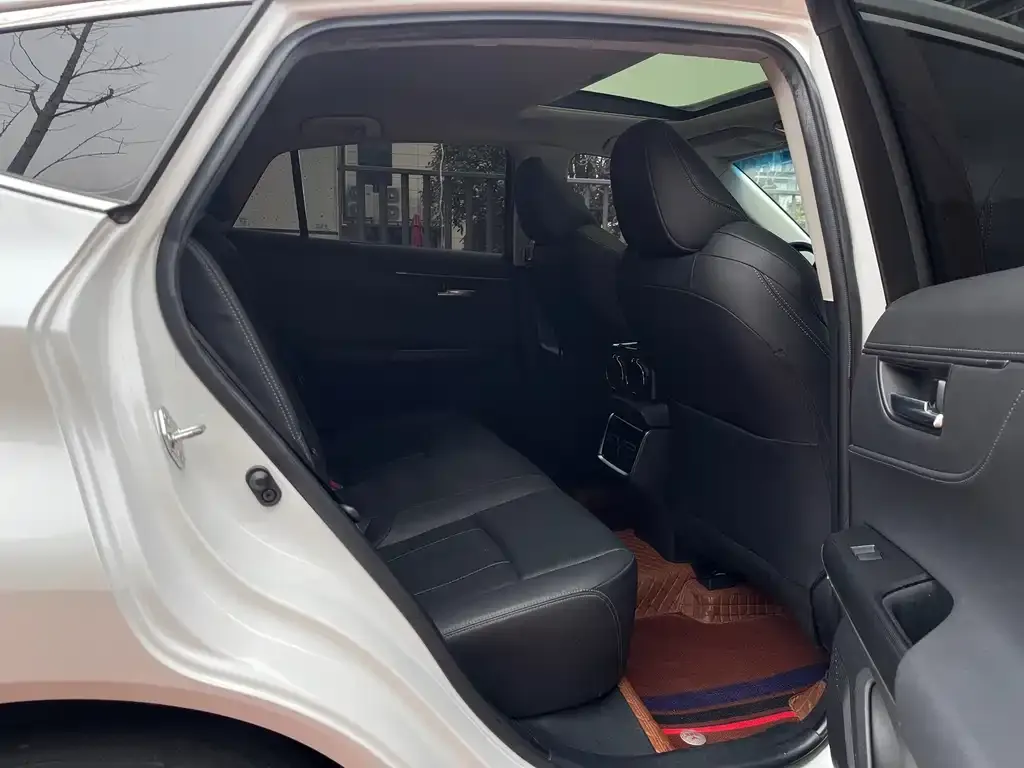 Toyota Harrier 2021 из CN, фото 2