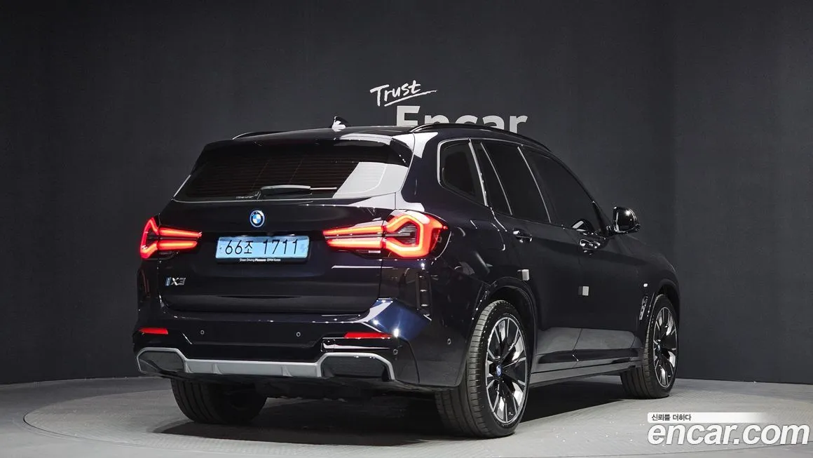 BMW iX3 — фото 3