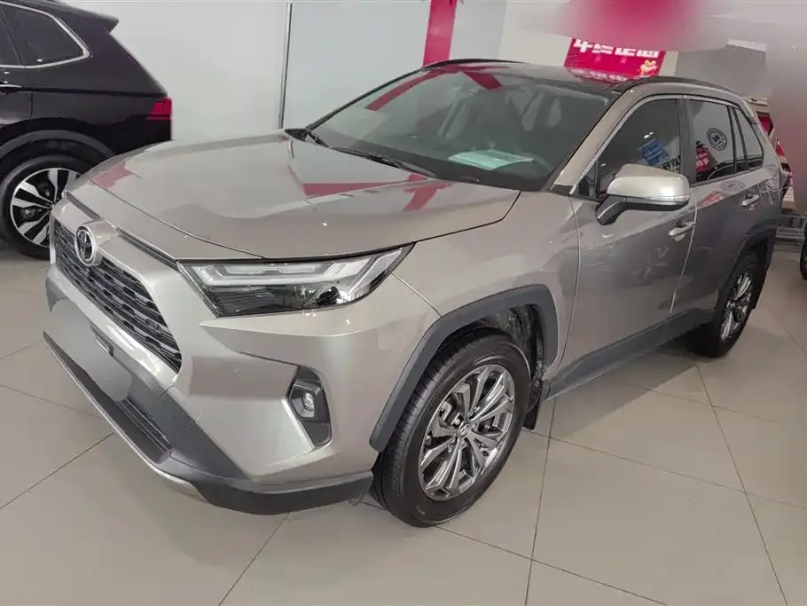 Toyota RAV4 2023 из CN, фото 1