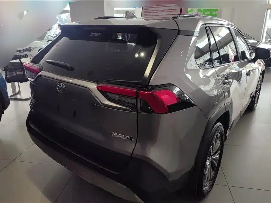 Toyota RAV4 2023 из CN, фото 7