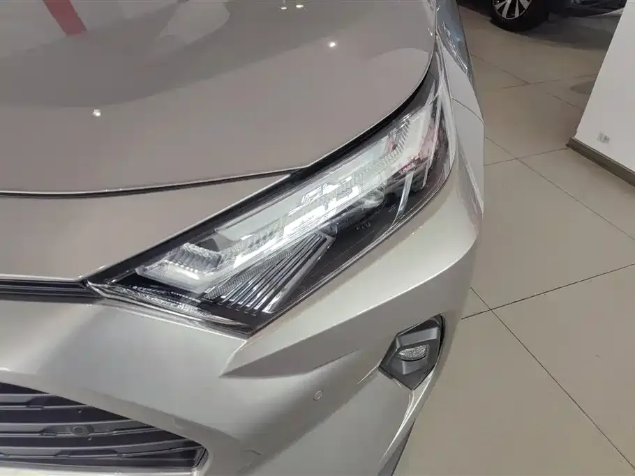 Toyota RAV4 2023 из CN, фото 5