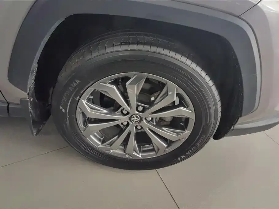 Toyota RAV4 2023 из CN, фото 3