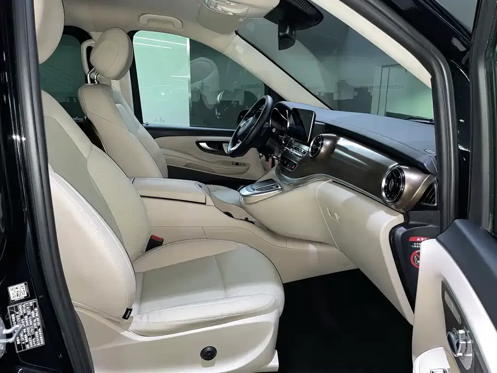 Mercedes-Benz V-Class 2021 из CN, фото 2