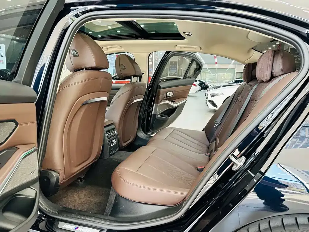 BMW 3 Series 2023 из CN, фото 5