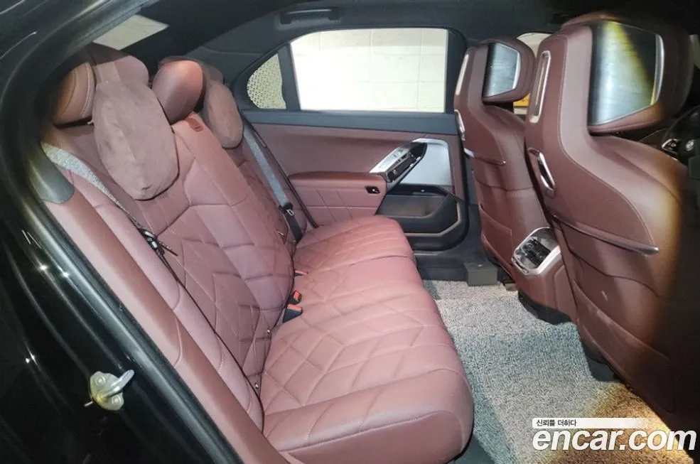BMW 7-Series 2024 из KR, фото 5