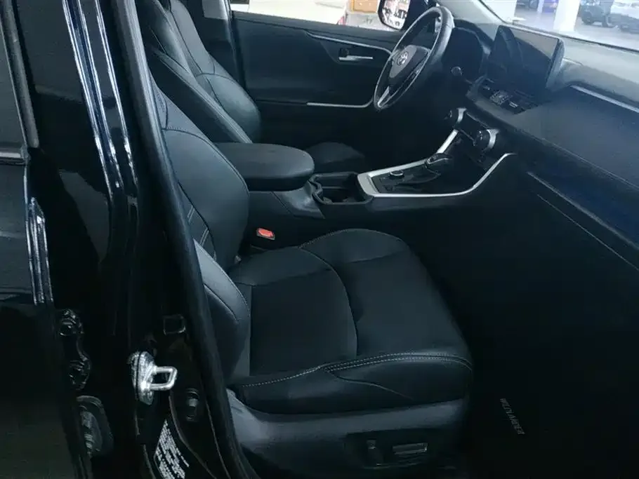 Toyota Wildlander 2023 из CN, фото 2