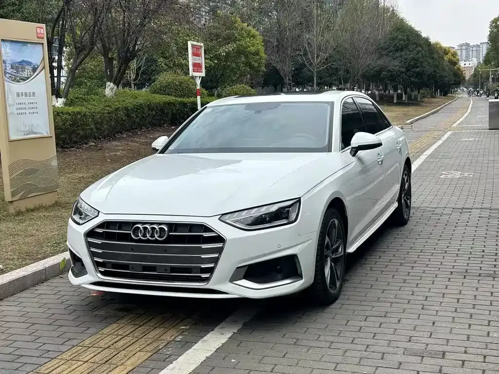Audi A4L 2021 из CN, фото 1