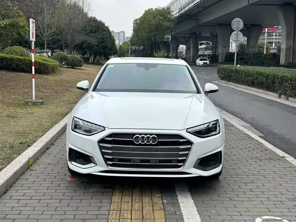 Audi A4L 2021 из CN, фото 6