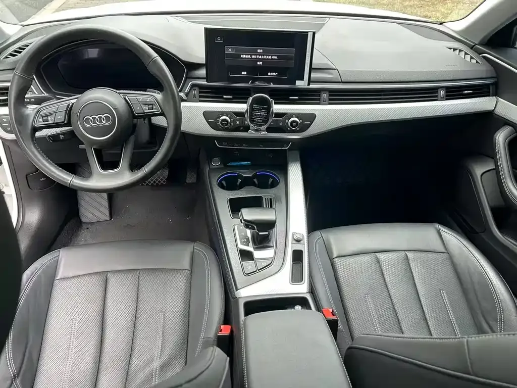 Audi A4L 2021 из CN, фото 4