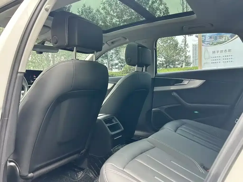 Audi A4L 2021 из CN, фото 3