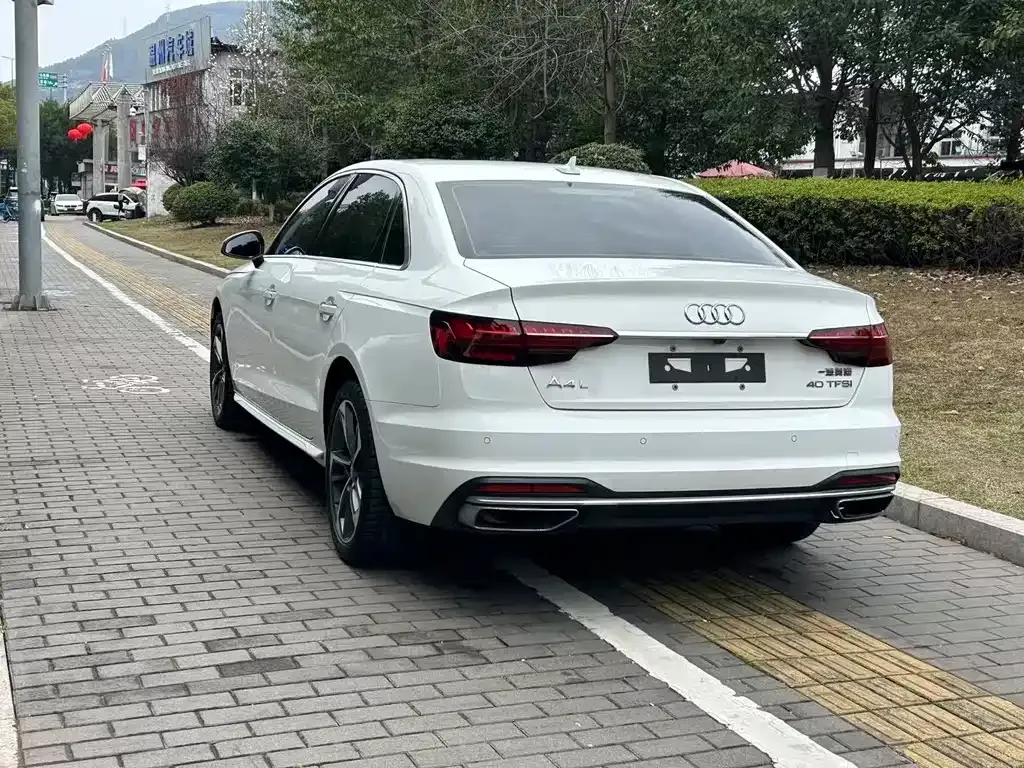 Audi A4L 2021 из CN, фото 8