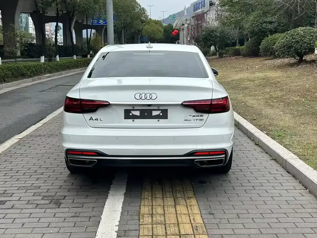 Audi A4L 2021 из CN, фото 5