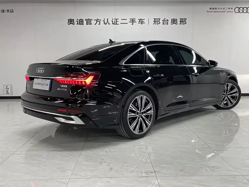 Audi A6L — фото 10