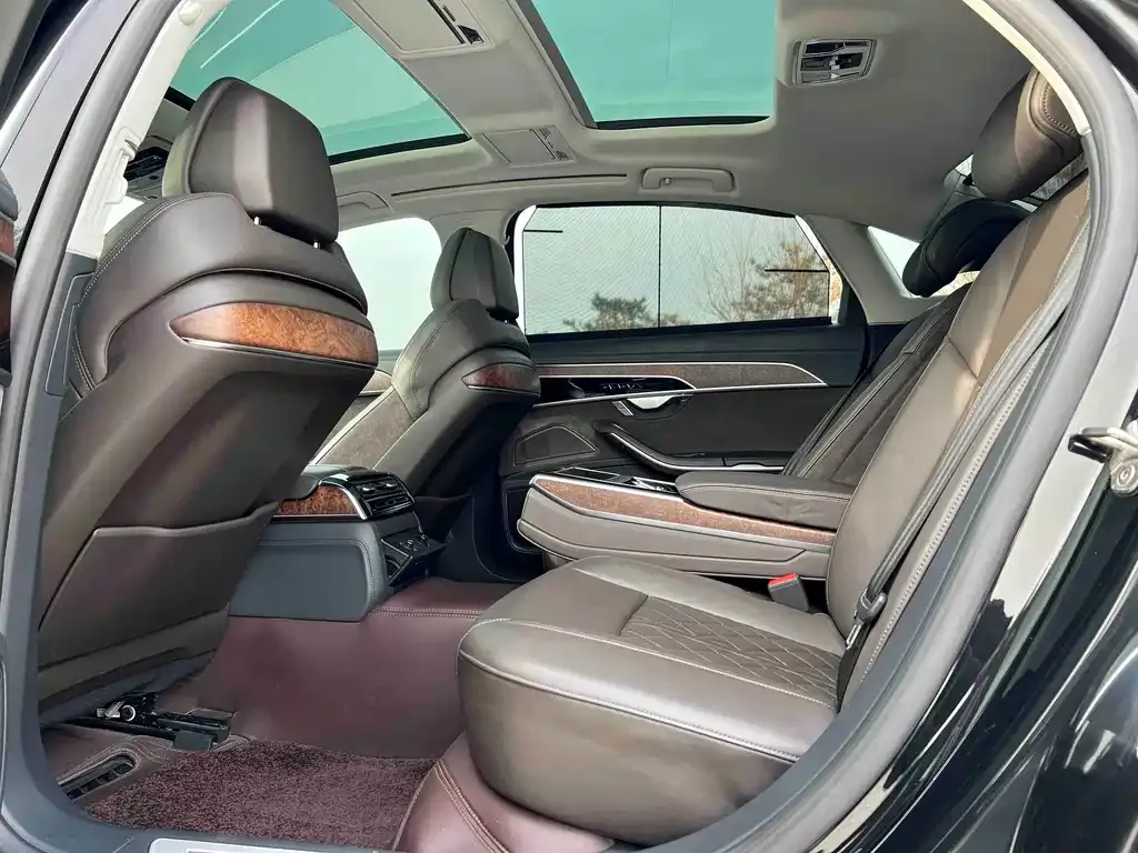 Audi A8 2022 из CN, фото 9