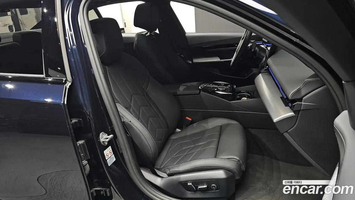 BMW 5-Series 2024 из KR, фото 10