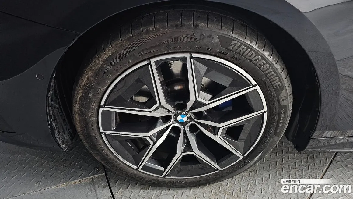BMW 5-Series 2024 из KR, фото 8