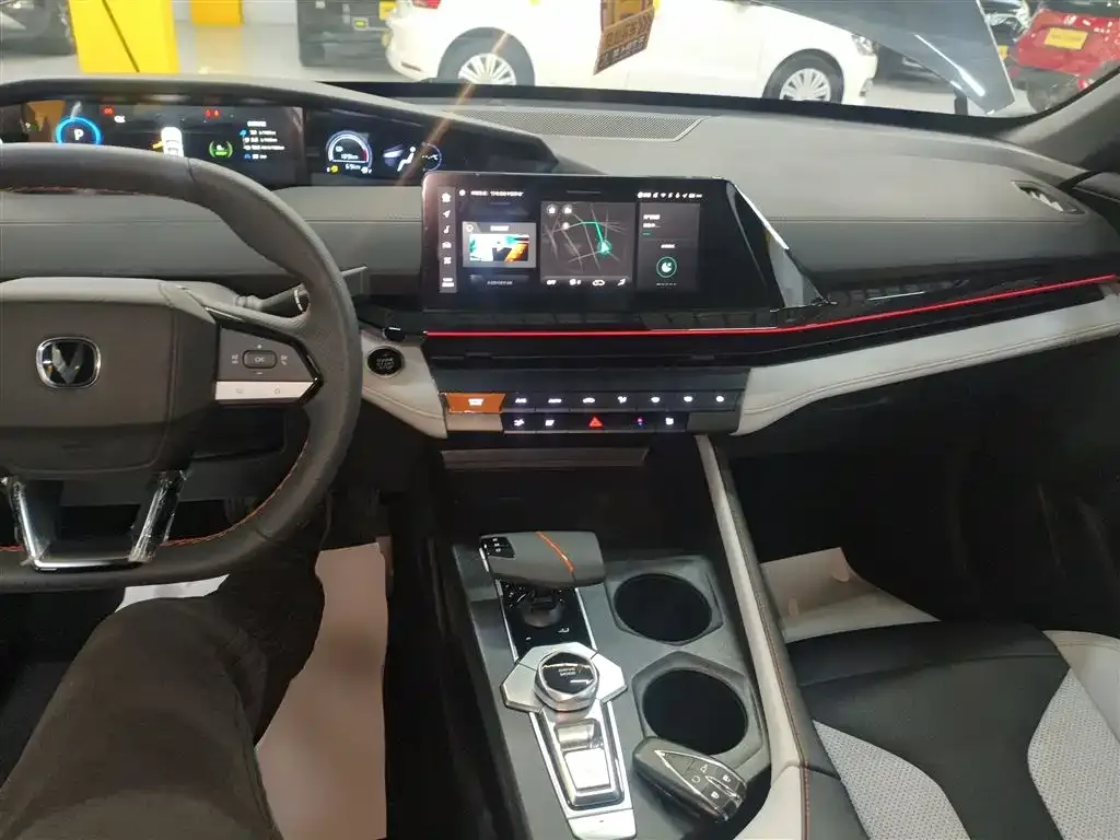 Changan UNI-V iDD 2025 из CN, фото 8